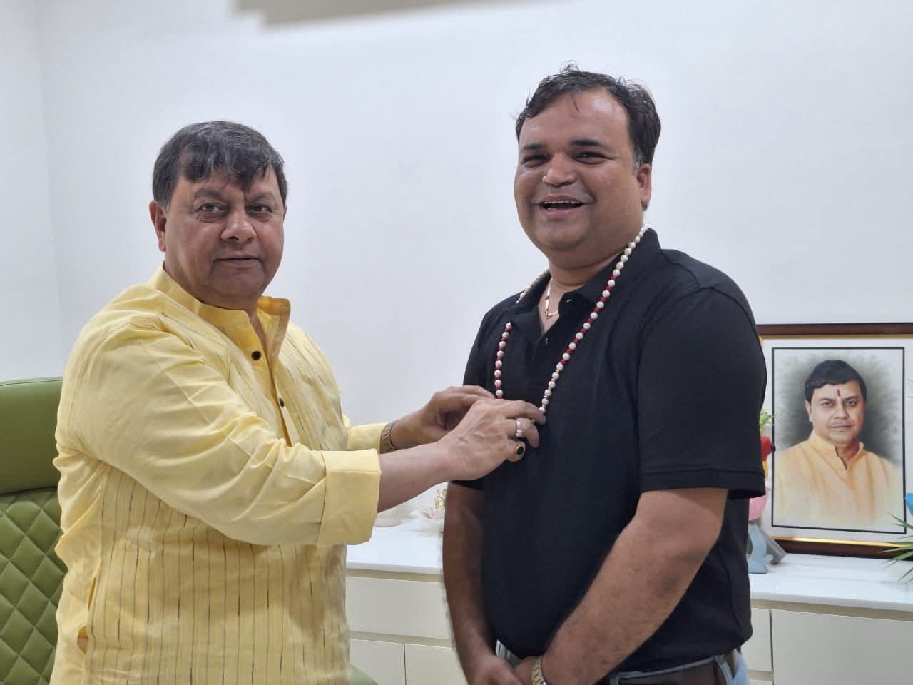 डोर टू डोर वोटर सर्वे एवं जमीनी जनसंपर्क